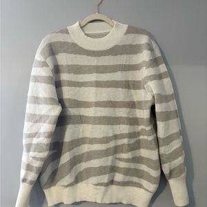 Elegant Striped Crewneck Sweater - White and Gray